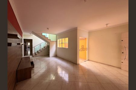 Sala de casa para alugar com 4 quartos, 285m² em Vila Assunção, Santo André