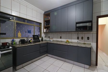 Cozinha de casa para alugar com 3 quartos, 132m² em Planalto Verde, Ribeirão Preto