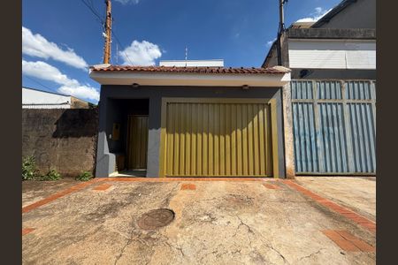 Casa para alugar com 150m², 3 quartos e 3 vagasFachada