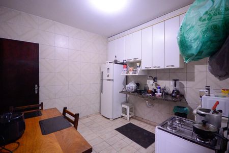 Casa à venda com 95m², 2 quartos e 2 vagas