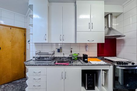 Apartamento à venda com 127m², 3 quartos e 4 vagas Apartamento à venda com 127m², 3 quartos e 4 vagasCozinha