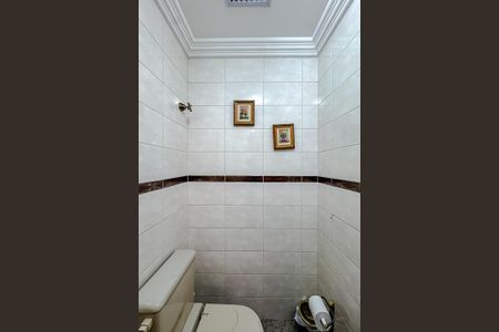 Apartamento à venda com 127m², 3 quartos e 4 vagas Apartamento à venda com 127m², 3 quartos e 4 vagasLavabo