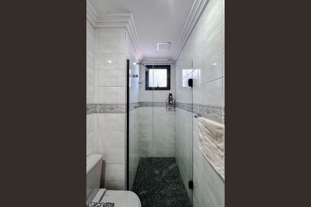 Apartamento à venda com 127m², 3 quartos e 4 vagas Apartamento à venda com 127m², 3 quartos e 4 vagasBanheiro da Suíte 2