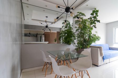 Apartamento à venda com 90m², 2 quartos e 1 vaga Apartamento à venda com 90m², 2 quartos e 1 vagaSala de Jantar