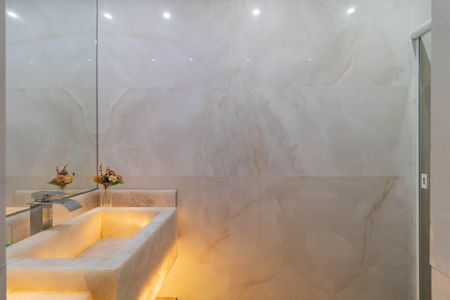 Apartamento à venda com 90m², 2 quartos e 1 vaga Apartamento à venda com 90m², 2 quartos e 1 vagaBanheiro 2