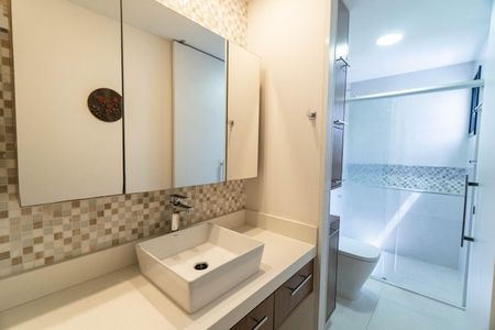 Apartamento à venda com 140m², 3 quartos e 3 vagasBanheiro Social