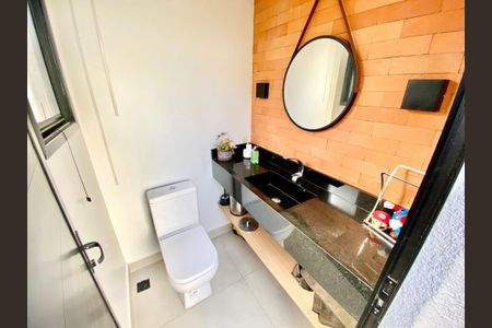 Casa de condomínio à venda com 255m², 3 quartos e 4 vagas