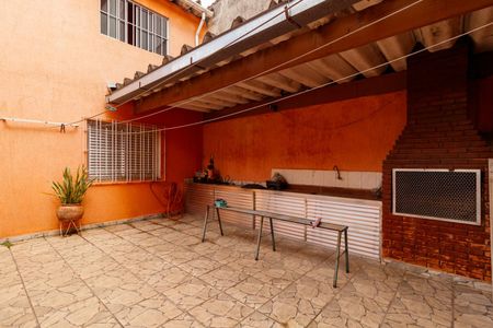 Casa à venda com 240m², 3 quartos e 6 vagasÁrea externa