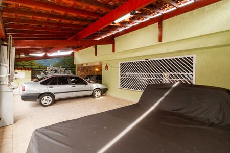 Casa à venda com 240m², 3 quartos e 6 vagasGaragem
