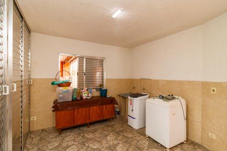 Casa à venda com 240m², 3 quartos e 6 vagasÁrea de Serviço