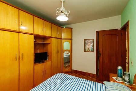 Casa à venda com 240m², 3 quartos e 6 vagasSuíte