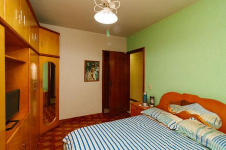 Casa à venda com 240m², 3 quartos e 6 vagasSuíte