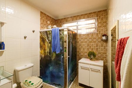 Casa à venda com 240m², 3 quartos e 6 vagasBanheiro social