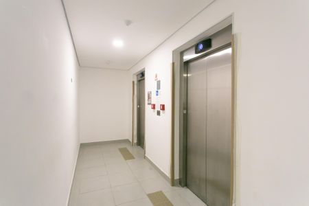 Apartamento para alugar com 39m², 2 quartos e sem vaga Apartamento para alugar com 39m², 2 quartos e sem vagaHall Social