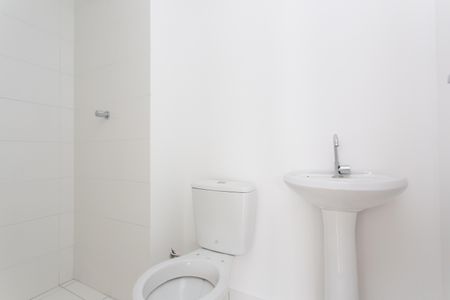 Apartamento para alugar com 39m², 2 quartos e sem vaga Apartamento para alugar com 39m², 2 quartos e sem vagaBanheiro