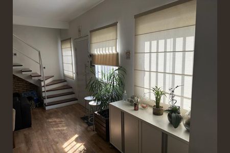 Casa à venda com 154m², 3 quartos e 2 vagas Casa à venda com 154m², 3 quartos e 2 vagasFoto 02