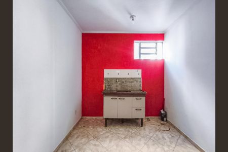 Cozinha de kitnet/studio para alugar com 1 quarto, 28m² em Liberdade, São Paulo