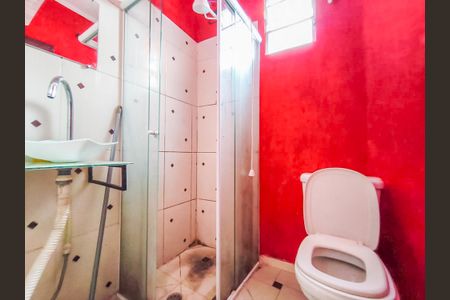 Banheiro de kitnet/studio para alugar com 1 quarto, 28m² em Liberdade, São Paulo