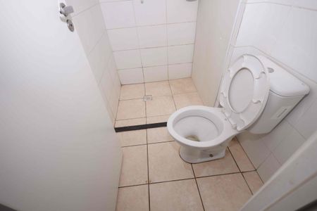 Banheiro de apartamento para alugar com 2 quartos, 46m² em Setor Andreia, Goiânia