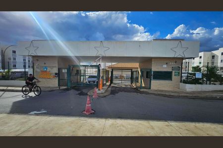 Apartamento para alugar com 46m², 2 quartos e 1 vagaFachada e portaria