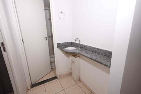 Banheiro de apartamento para alugar com 2 quartos, 46m² em Setor Andreia, Goiânia