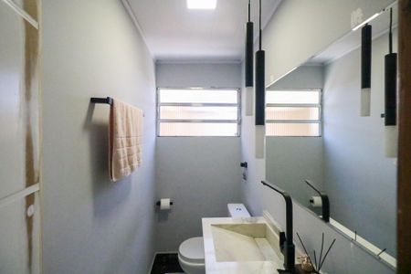 Casa à venda com 140m², 3 quartos e 2 vagas Casa à venda com 140m², 3 quartos e 2 vagasLavabo