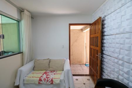 Casa à venda com 140m², 3 quartos e 2 vagas Casa à venda com 140m², 3 quartos e 2 vagasSala