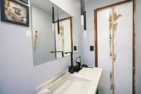 Casa à venda com 140m², 3 quartos e 2 vagas Casa à venda com 140m², 3 quartos e 2 vagasLavabo