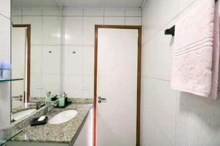 Casa à venda com 140m², 3 quartos e 2 vagas Casa à venda com 140m², 3 quartos e 2 vagasBanheiro Externo