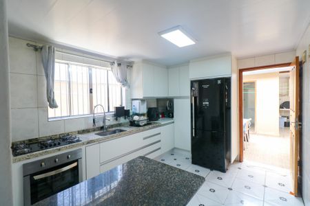 Casa à venda com 140m², 3 quartos e 2 vagas Casa à venda com 140m², 3 quartos e 2 vagasCozinha