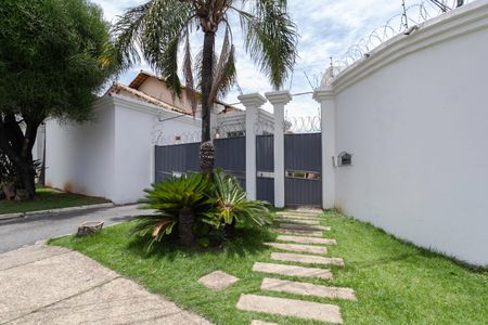 Casa de condomínio à venda com 130m², 3 quartos e 2 vagasFachada