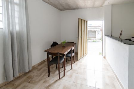 Casa à venda com 140m², 6 quartos e 2 vagasCasa 3 - Sala