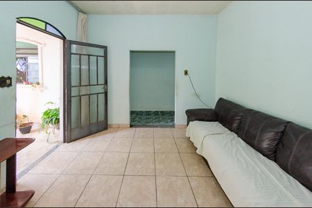 Casa à venda com 140m², 6 quartos e 2 vagasSala