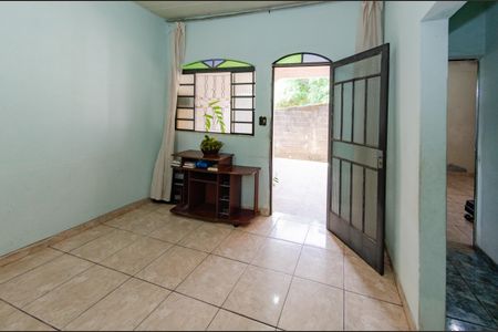 Casa à venda com 140m², 6 quartos e 2 vagasSala