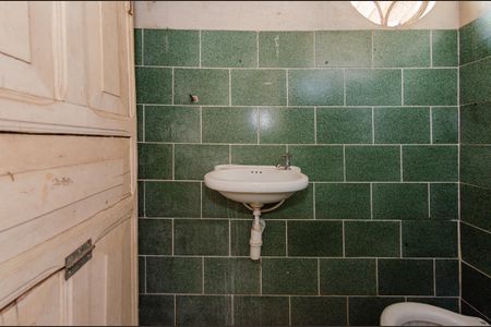 Casa à venda com 140m², 6 quartos e 2 vagasBanheiro de serviço