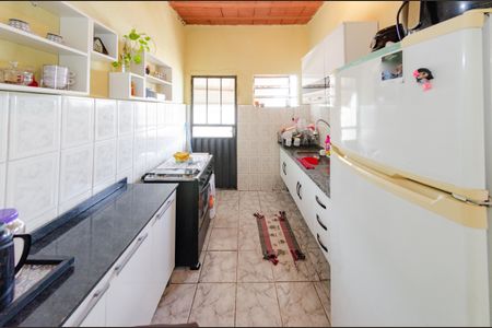 Casa à venda com 140m², 6 quartos e 2 vagasCasa 2 - Cozinha
