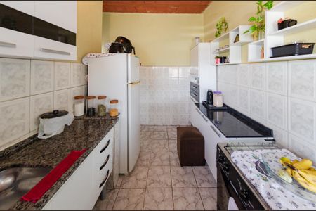Casa à venda com 140m², 6 quartos e 2 vagasCasa 2 - Cozinha