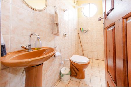 Casa à venda com 140m², 6 quartos e 2 vagasCasa 2 - Banheiro