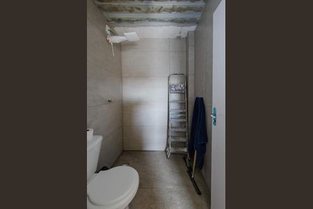 Casa à venda com 140m², 6 quartos e 2 vagasCasa 3 - Banheiro