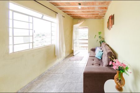 Casa à venda com 140m², 6 quartos e 2 vagasCasa 2 - Sala
