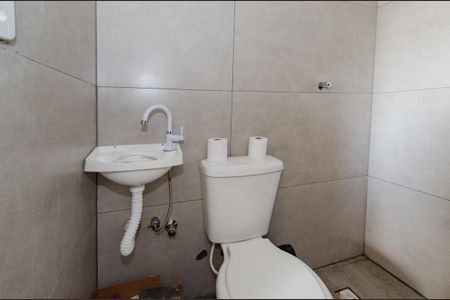 Casa à venda com 140m², 6 quartos e 2 vagasCasa 3 - Banheiro