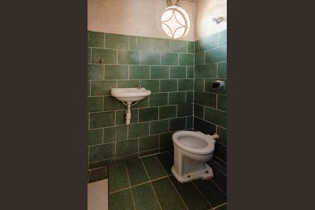 Casa à venda com 140m², 6 quartos e 2 vagasBanheiro de serviço