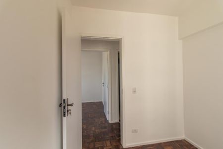 Quarto 1 de apartamento para alugar com 3 quartos, 60m² em Água Verde, Curitiba