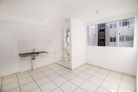 Sala de apartamento para alugar com 2 quartos, 42m² em Pavuna, Rio de Janeiro