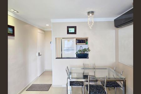 Apartamento à venda com 54m², 3 quartos e 1 vaga Apartamento à venda com 54m², 3 quartos e 1 vagaSala