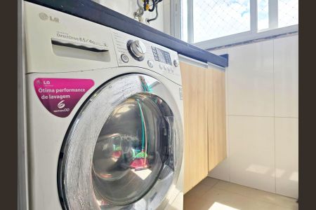 Apartamento à venda com 54m², 3 quartos e 1 vaga Apartamento à venda com 54m², 3 quartos e 1 vagaÁrea de Serviço