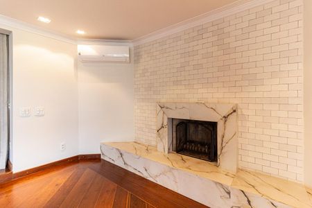 Sala - Lareira de apartamento para alugar com 2 quartos, 180m² em Higienópolis, São Paulo