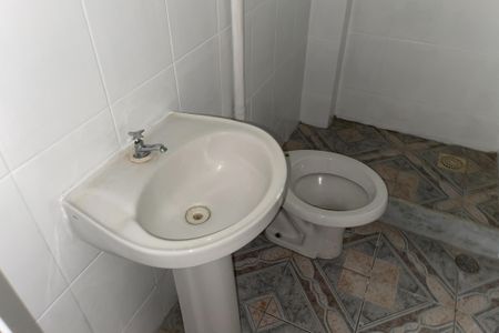 Casa para alugar com 42m², 1 quarto e sem vagaBanheiro