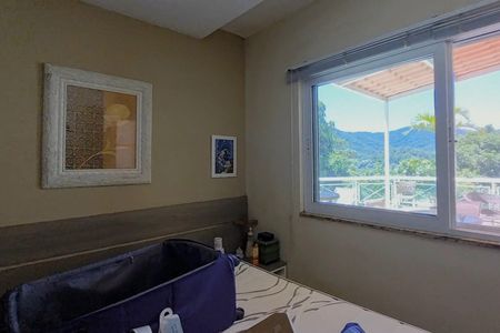 Quarto de apartamento para alugar com 1 quarto, 60m² em Itaipu, Niterói