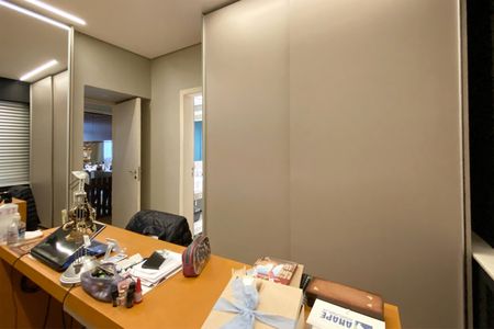 Apartamento à venda com 160m², 4 quartos e 2 vagasQuarto 4